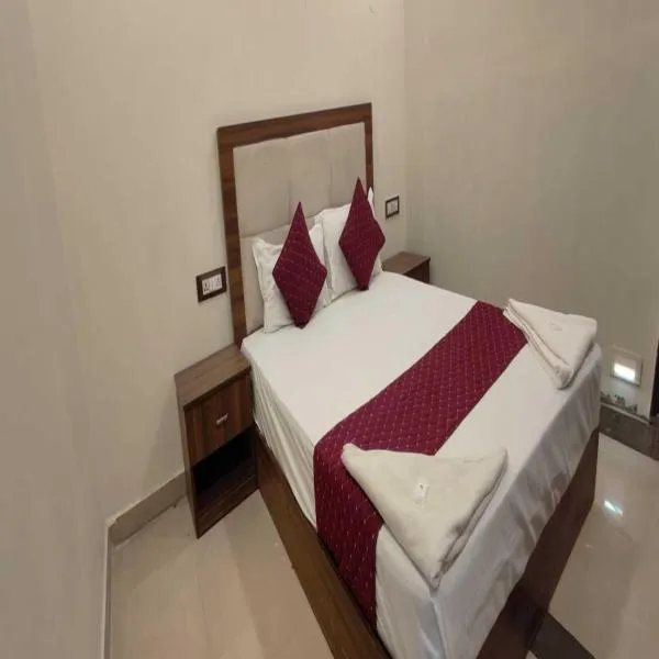 Hotel Blue Sky Residency, khách sạn ở Kālva