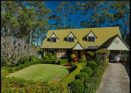 Riverside vintage home, hotel in Taree