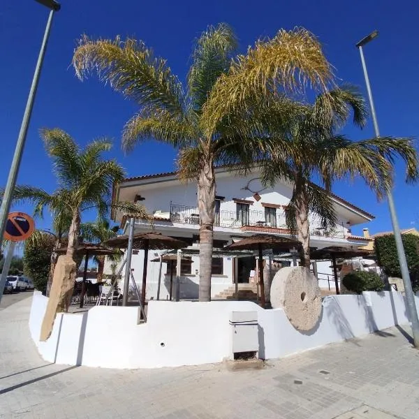Hostal Espai Mediterrani, hotel v destinaci Puebla de Vallbona