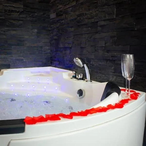 L'escapade - Jacuzzi & Terrasse, hotel in Albertville