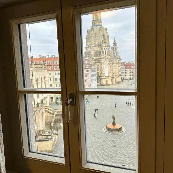 Exklusives Apartment mit einmaligem Blick zur Frauenkirche - Parkplatz kostenfrei, hotel en Dresden