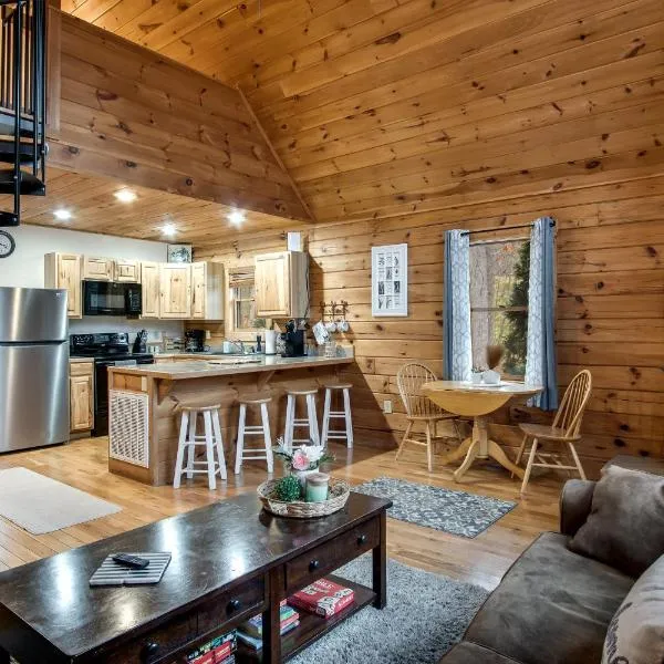 Cozy Cabin Retreat: Tiny Trotter, hotell i Bryson City