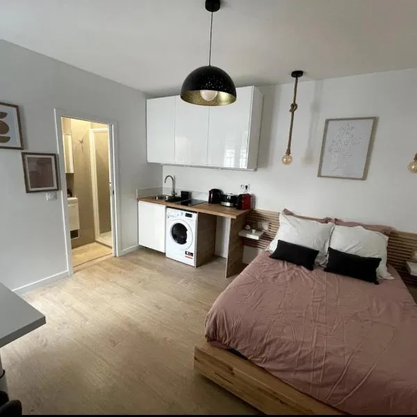 Eiffel Tour Cosy Rosalia