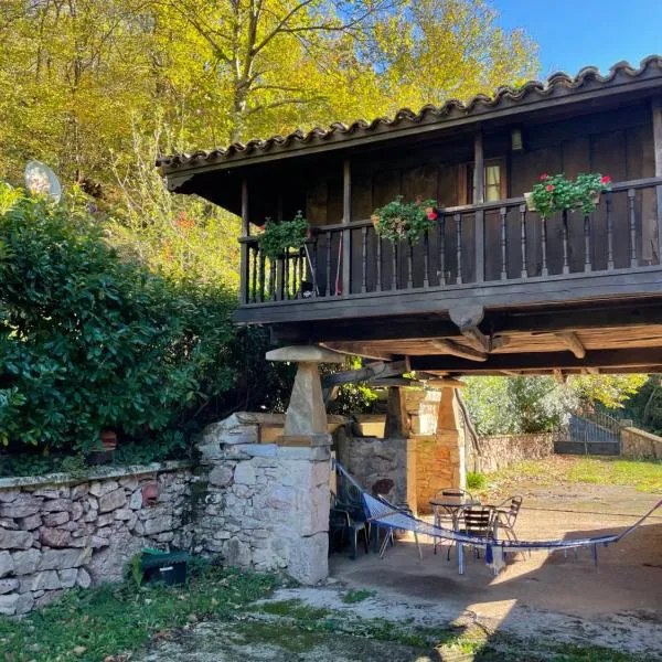 Casa rural en Redes, hotel in Cabaña Derecho