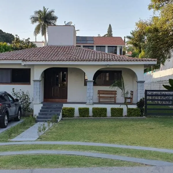 Casa en lomas de Cocoyoc, hotel in Ozumba de Alzate