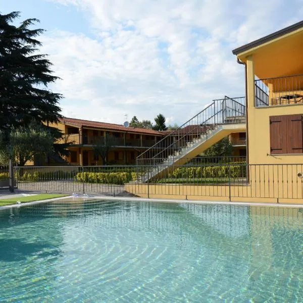 La Perla, hotel v destinaci Monte Isola