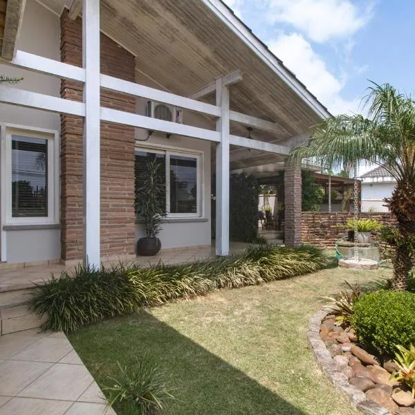 Casa c piscina, churrasq e Wi-Fi, lazer completo, khách sạn ở Criciúma