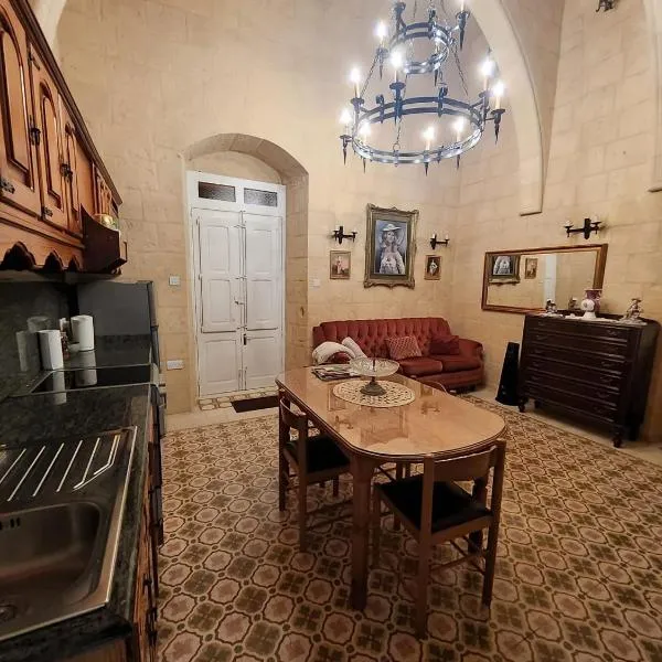 Cozy Corner House in Valletta - Authentic!, hotel v destinaci Valletta