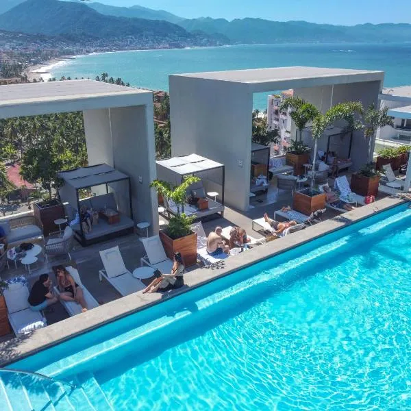 Hotel Mio Vallarta - Adults Only，位于巴亚尔塔港的酒店