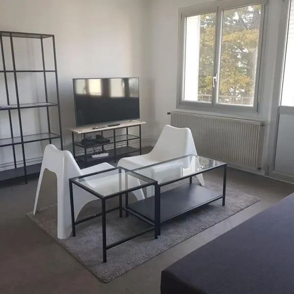 Appartement calme 3 chambres avec lit double Wifi - Parking facile, hotel v destinaci Vandoeuvre-lès-Nancy