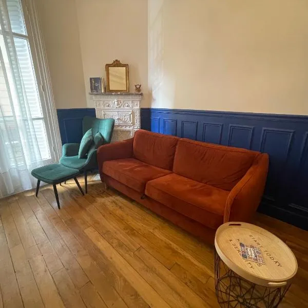 Large family typical Parisian Appartment