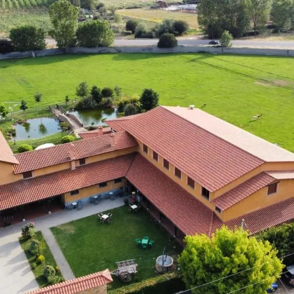 Los Reales, hotel v destinaci Carrizo de la Ribera