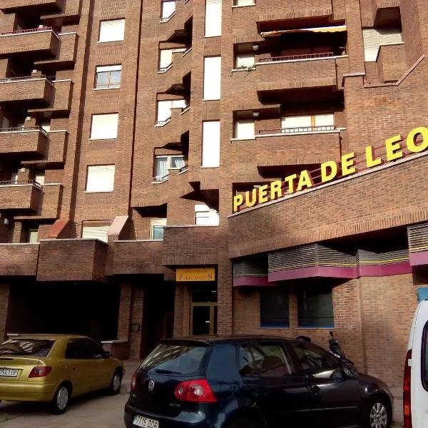 Apartamentos Turisticos Puerta de León, hotell sihtkohas Villarente