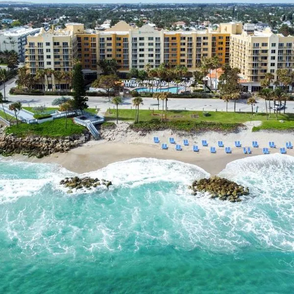 Embassy Suites by Hilton Deerfield Beach Resort & Spa, хотел в Диърфийлд Бийч