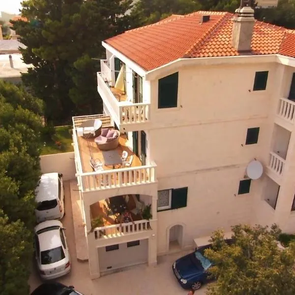 Guest house Villa Ana, khách sạn ở Baška Voda