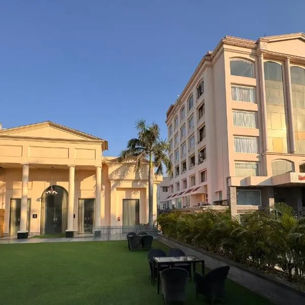Hotel Swarn Towers, hotel v destinaci Bareilly