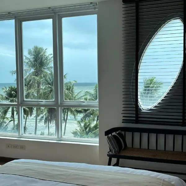 The Beach Bangsaen by Thanthita next to Wonnapa beach FREE DISNEY PLUS, hotel v destinaci Bang Saen