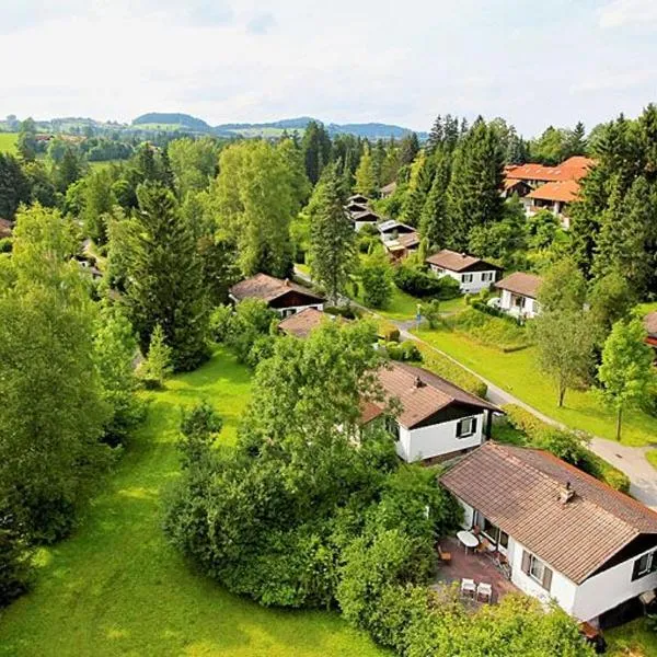 Ferienhäuser im Feriendorf Weissensee im Allgäu E, hotel in Füssen