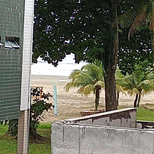 Apartamento à 80 metros da praia