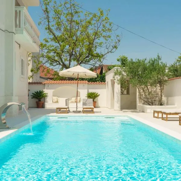 Penthouse villa Bianca Vodice, hotel en Vodice