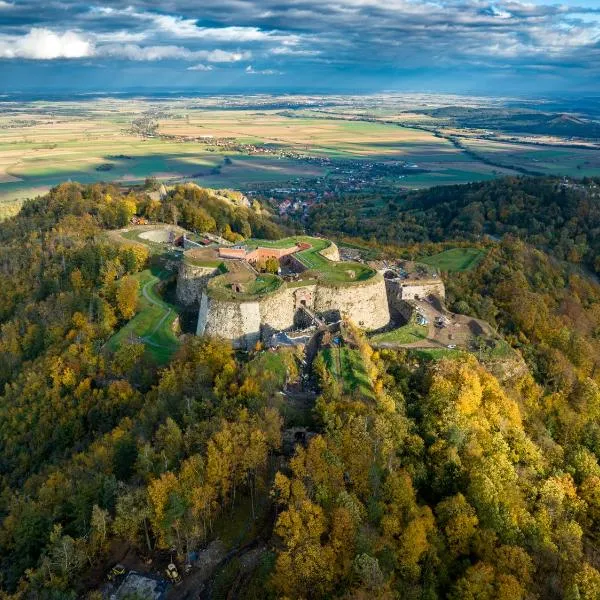 Twierdza Srebrna Góra Donżon, hotel v mestu Srebrna Góra