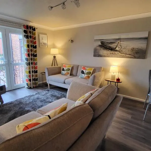 Peaceful Waterfront Apartment, Private Parking, Hull Marina, hótel í Hull
