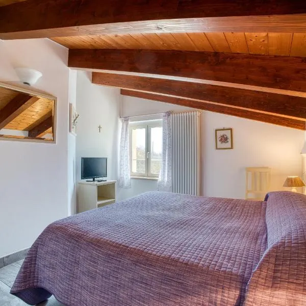 Casavacanzelemore - Casa Zoe, hotel en Valfabbrica