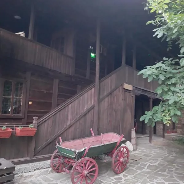 Guest Houses "Zlatna Oresha - Complex", hotel in Zheravna