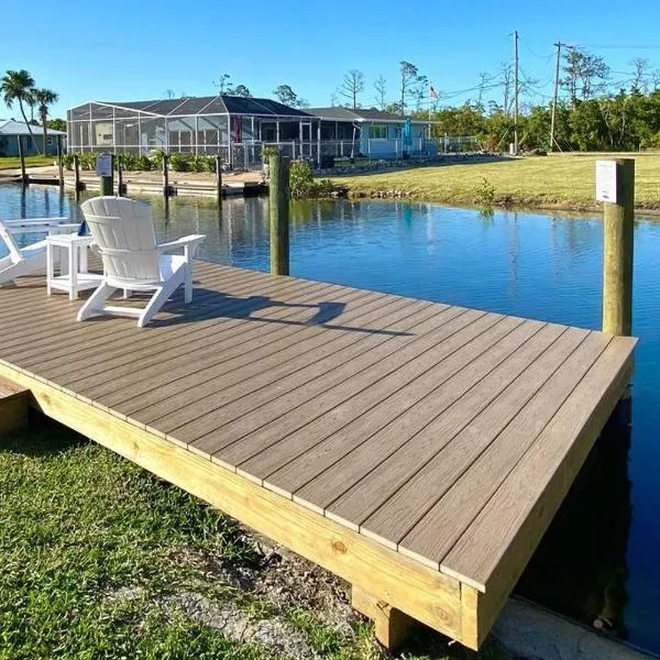 Waterfront Gulf Gateway: Pool/Dock/Grill/Gameroom, hotel v destinaci Fort Myers