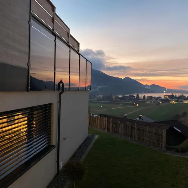 Pension Stöllinger mit Traumausblick, hotel v destinaci Fuschl am See