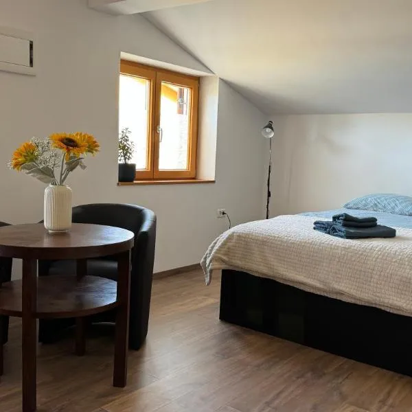 GuestHouse Flora, hotel a Capodistria