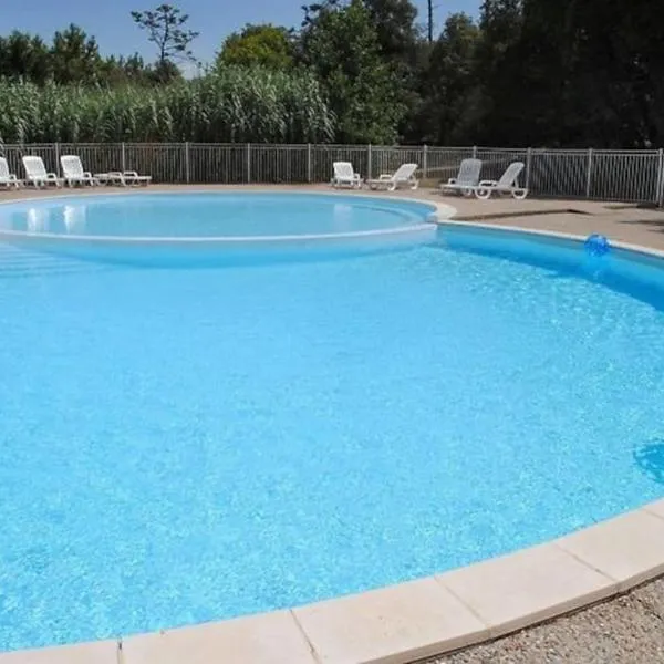 Studio avec piscine à 300m de la mer, hotel a Les Sables Vignier