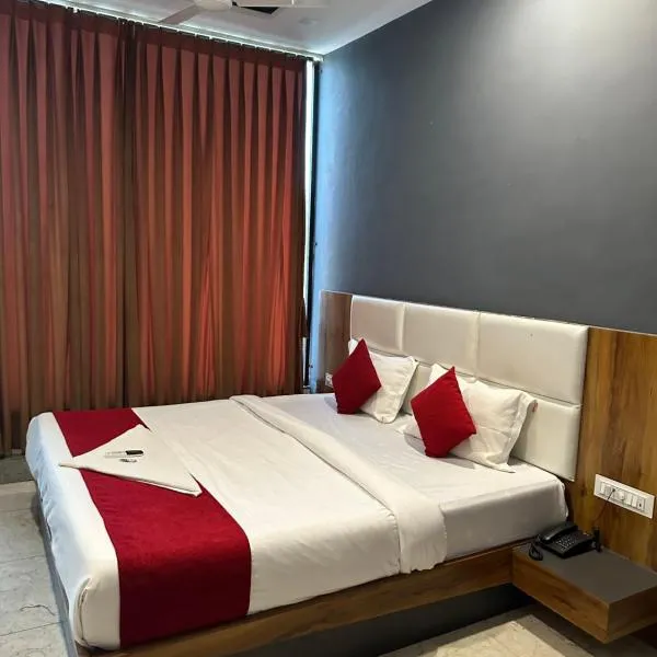 Hotel Dumas Near Airport, hotel Bhimpur városában