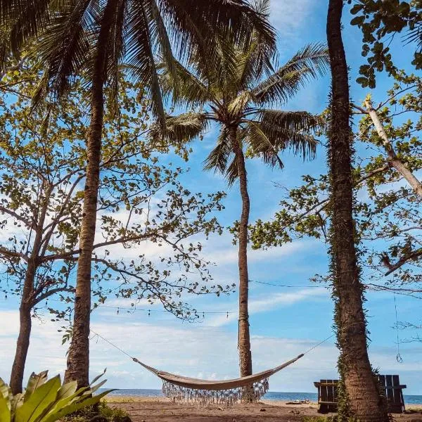 Playa del Fuego Camiguin Beach Hostel & Resort、マンバヤオのホテル