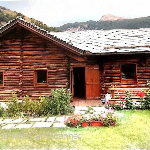 Magnificent spacious 4 bedroom mountain chalet with spa, hotel en Antey-Saint-André