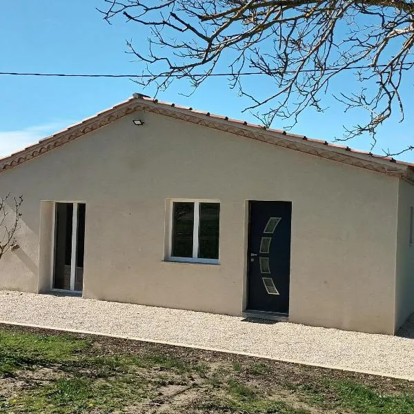 Petite Maison dans le Gers 32, hotel v destinaci Mouchan