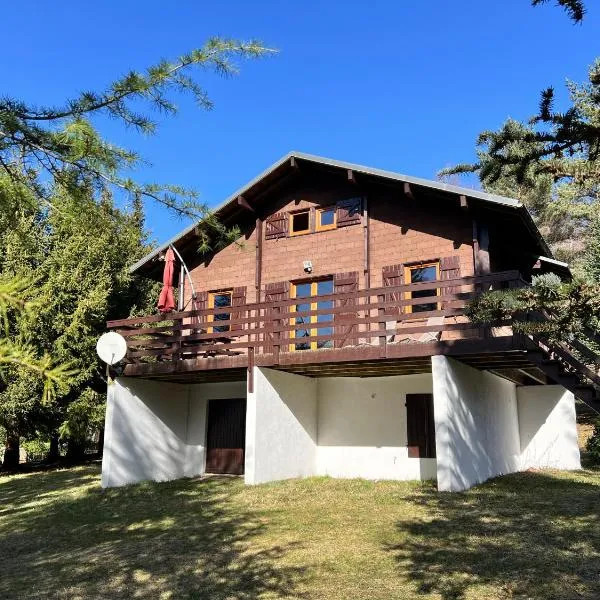 Au Petit Bonheur, hotel v mestu Camprieu