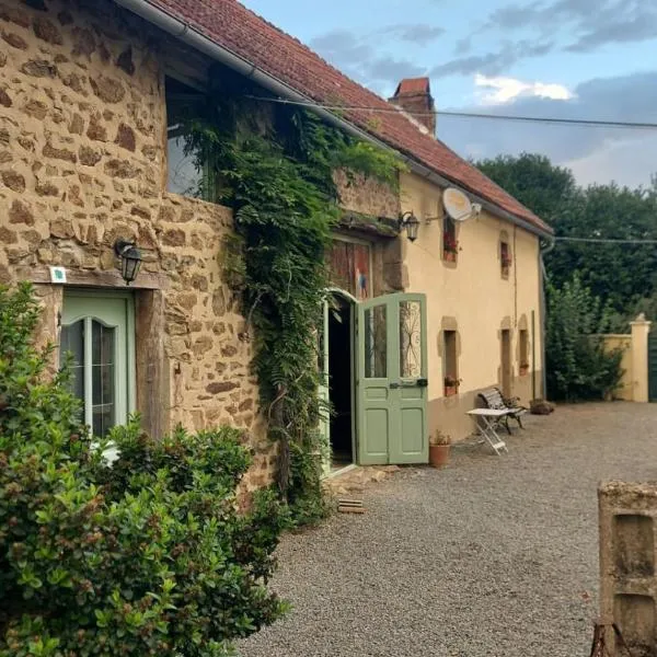 Le Relais des Eléphants Colorés, hotell i Pionsat