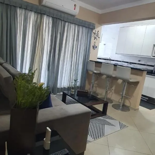 Flat Pitangueira com Piscina-Capitânia Varan, hotel a Guarujá