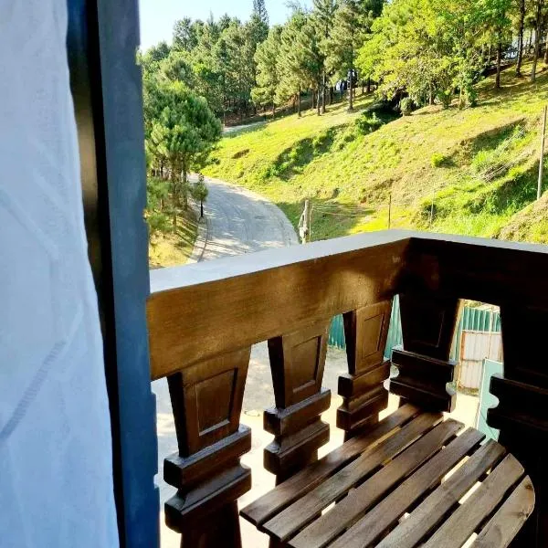 Staycation @ Crosswinds Tagaytay, hotel v destinaci Tagaytay