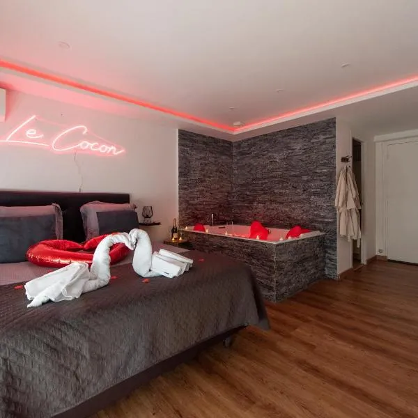 LE COCON- Jacuzzi & Sauna privés By SweetDreams, hotel en Le Cannet