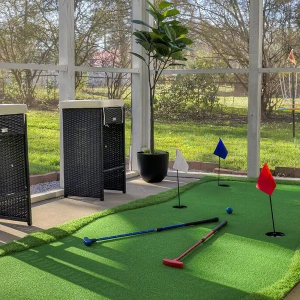 5min drive to AN Golf Club l Pet-Friendly l Big Backyard, BBQ & Fun Activities, hotel v destinaci Augusta