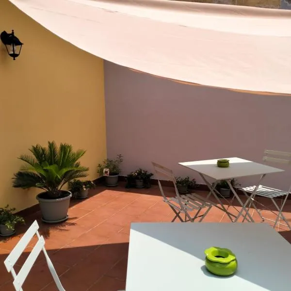 Essenze di Sicilia Apartment - Letojanni Taormina, hotel a Letoianni