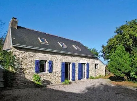 Charmante petite maison bretonne, hotel v destinaci Rosporden