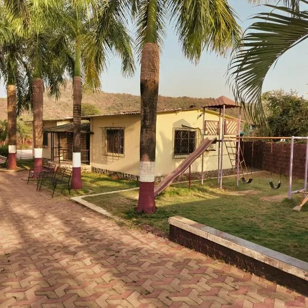 Nargis Farm Resort, hotel in Roha