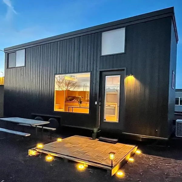 Tiny home near Grand Canyon sleeps 5, epic views!, hotel v destinaci Flagstaff