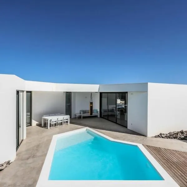 Luxury Villa Vulcano Lajares, hotel in Lajares