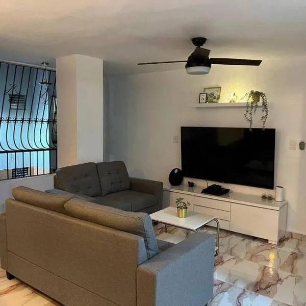 Moderno Apt en la ciudad, hotel in Santo Domingo
