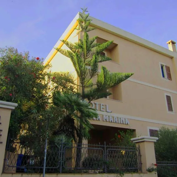 Hotel Villa Marina, hotell i La Maddalena