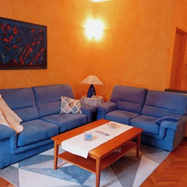 A casa di Fabio, khách sạn ở Biella
